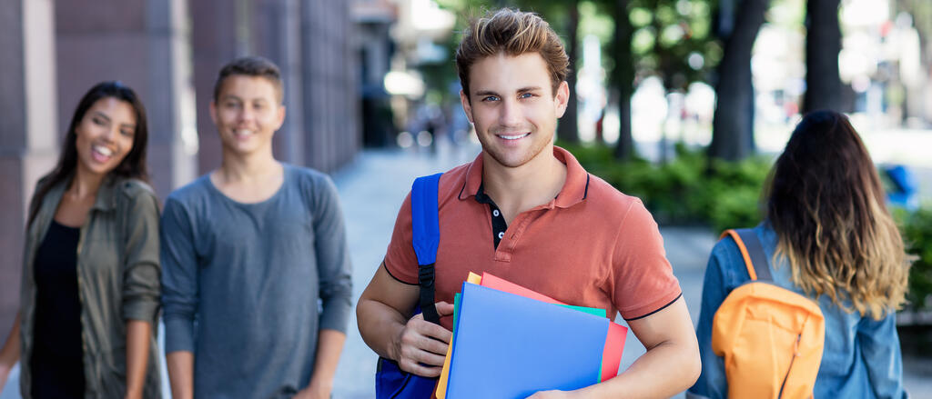 Die Allgemeine Hochschulreife eröffnet den Absolventinnen und Absolventinnen viele Wege